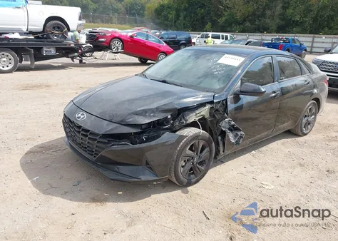 2021 Hyundai Elantra Sel z USA, uszkodzony, nr VIN 5NPLM4AG4MH034469